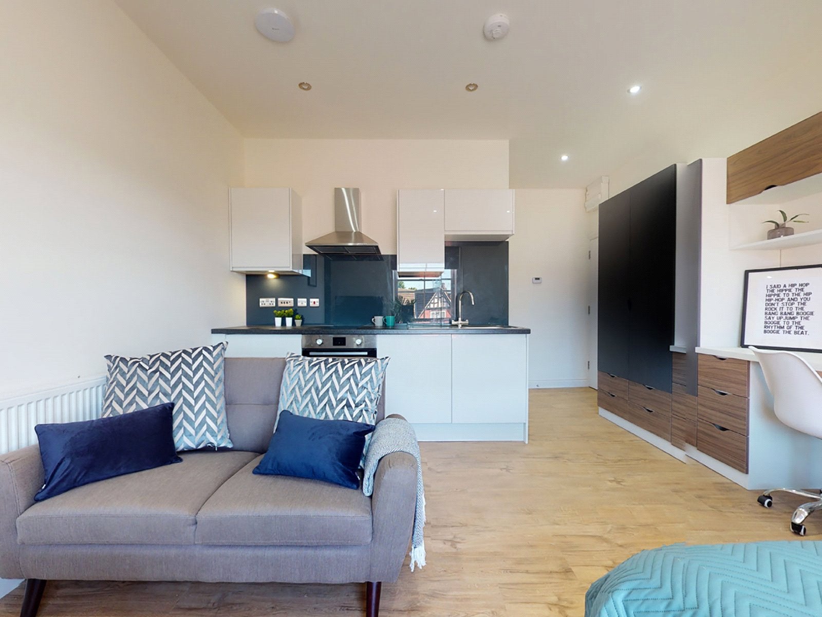 Flat Clarendon Road in Leeds