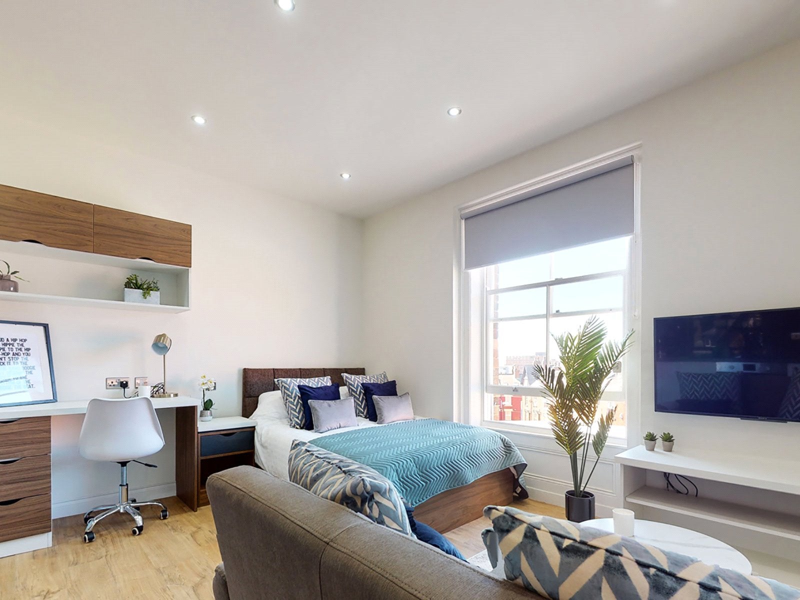Flat Clarendon Road in Leeds