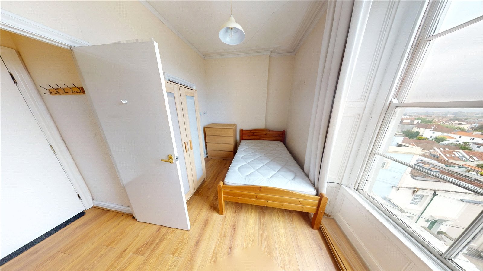 Flat Upper Belgrave Road in Bristol