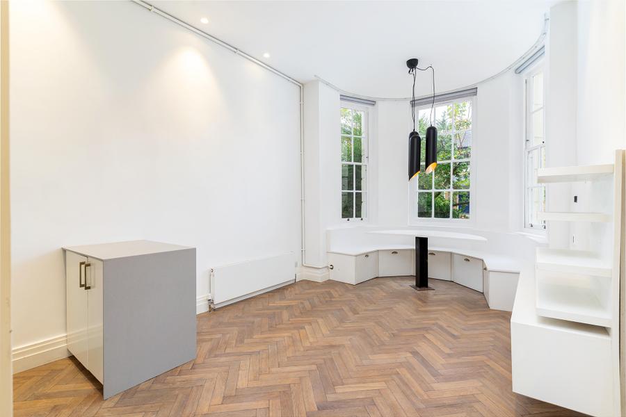 Flat Elder Road in Greater London