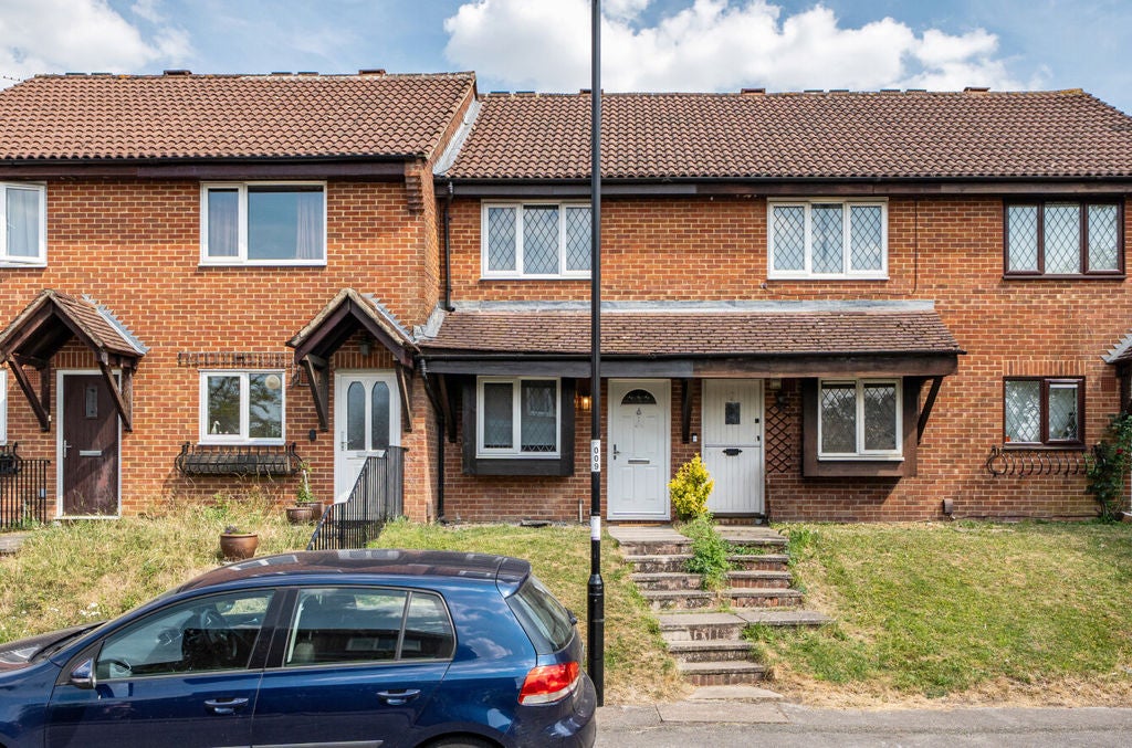 House Aveling Close in Greater London