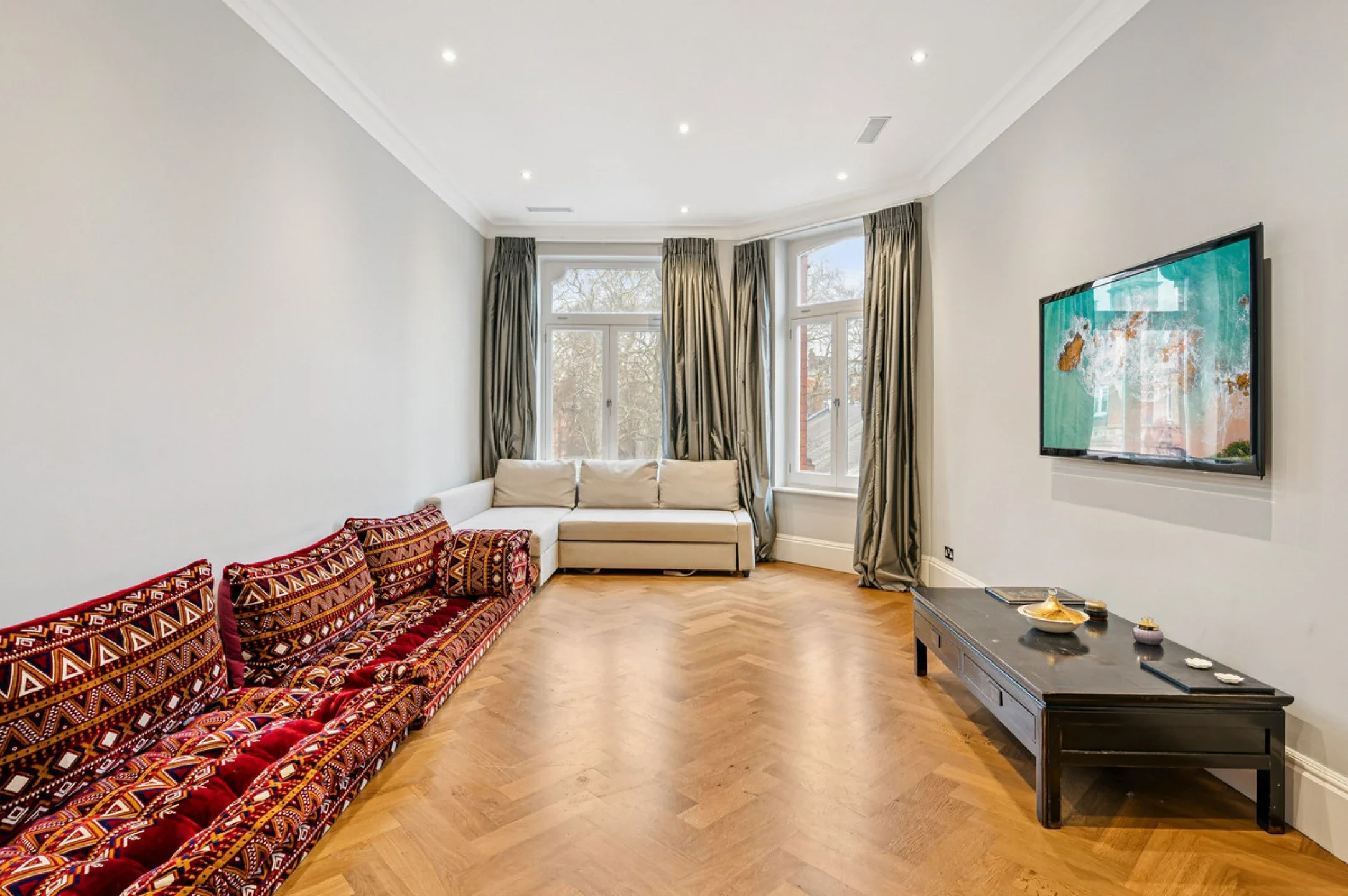 Flat South Audley Street in City of Westminster