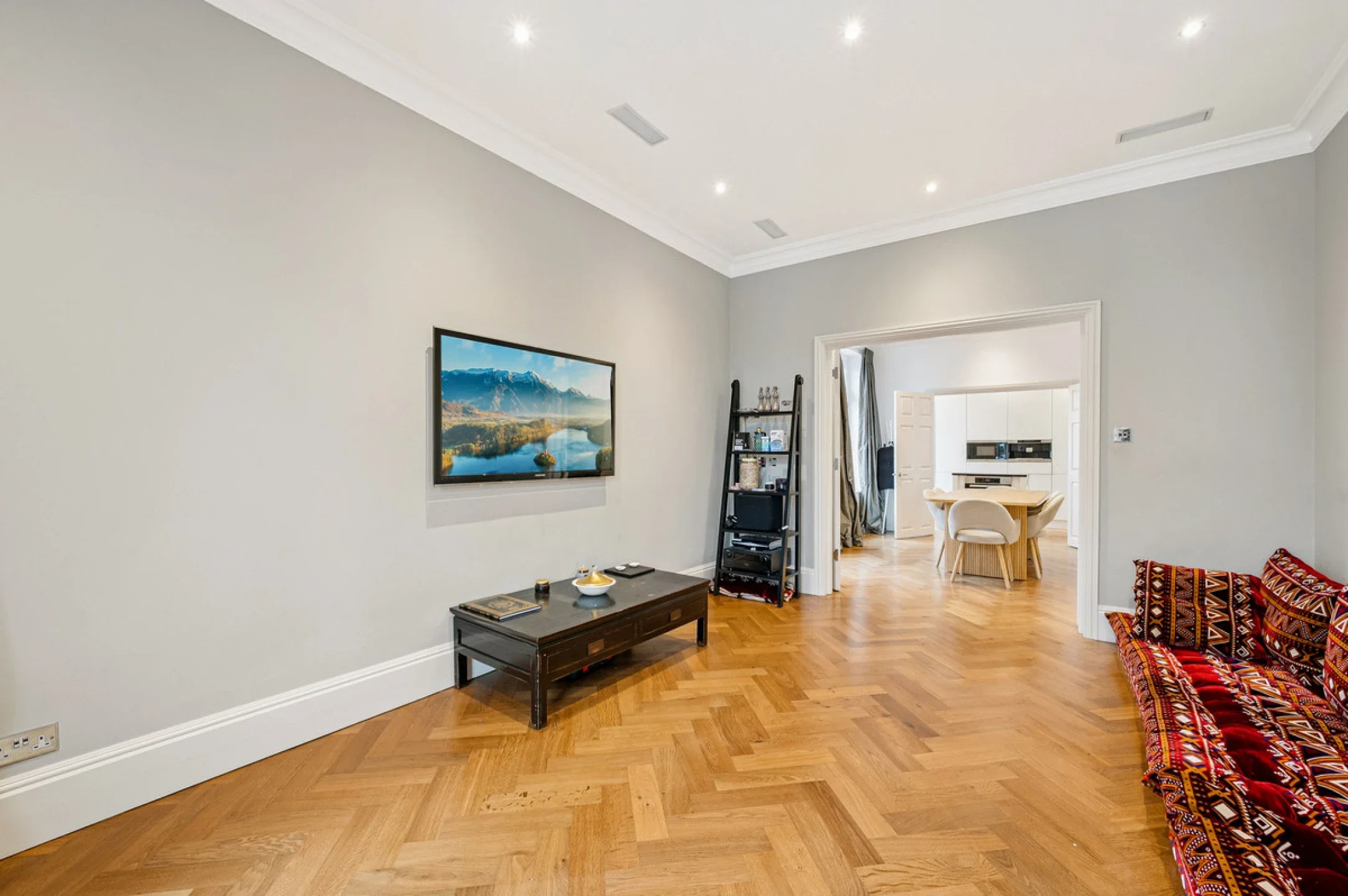 Flat South Audley Street in City of Westminster