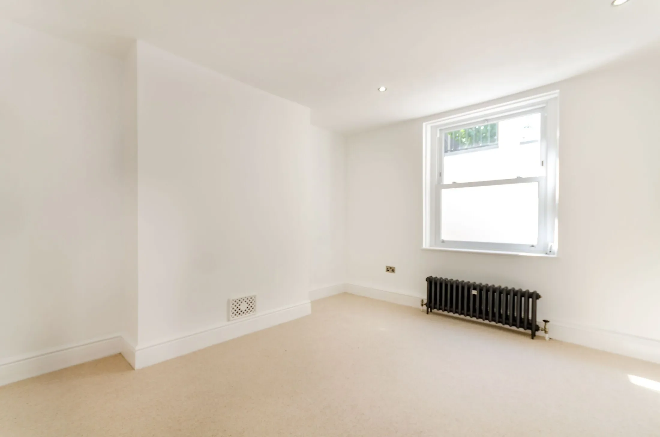 Flat Wordsworth Road in Greater London