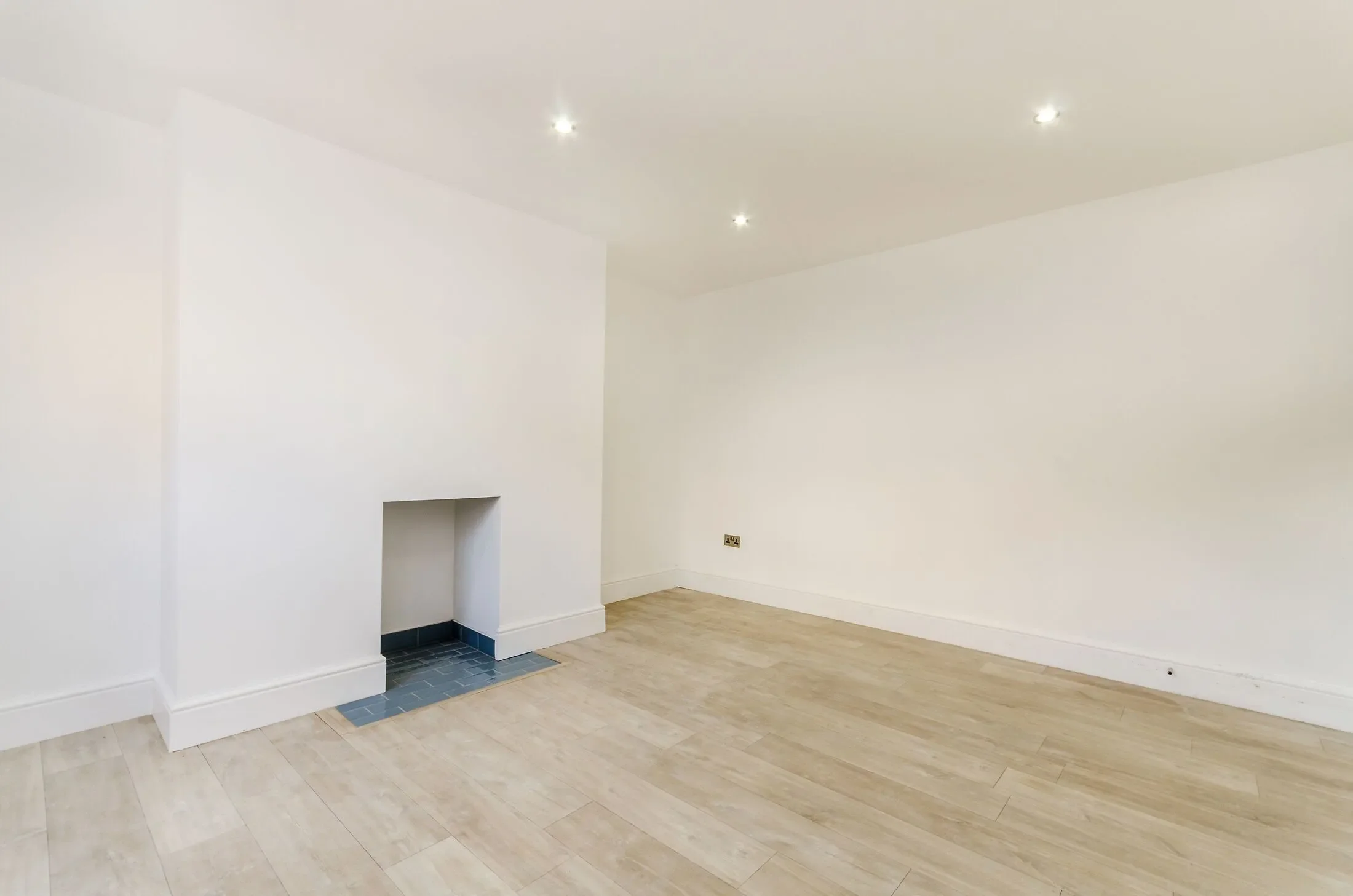 Flat Wordsworth Road in Greater London