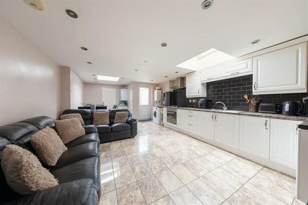 House Colegrave Road in Greater London