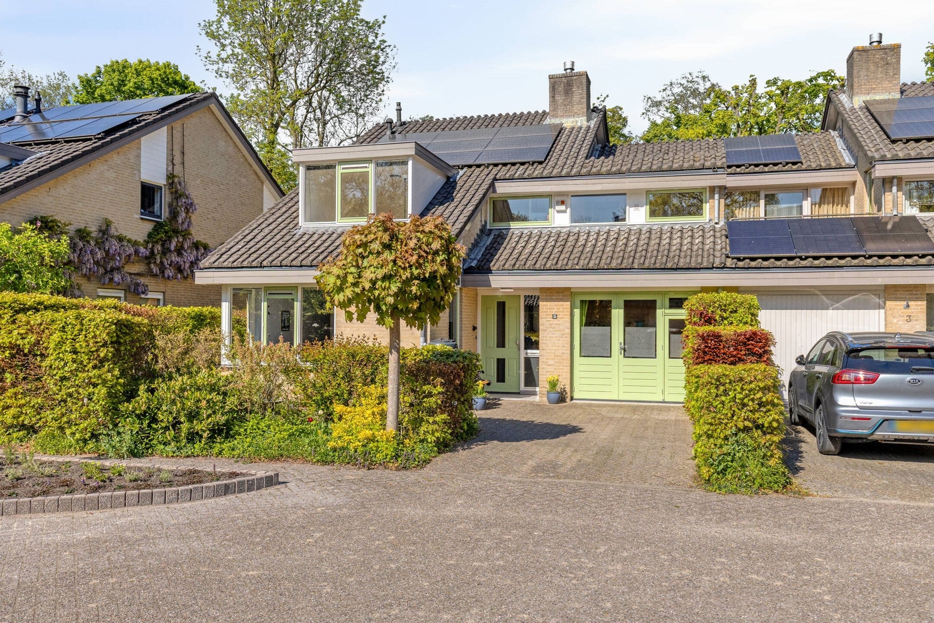 Twee-onder-één-kap te koop: Van Eijsingapark 5, Leiden