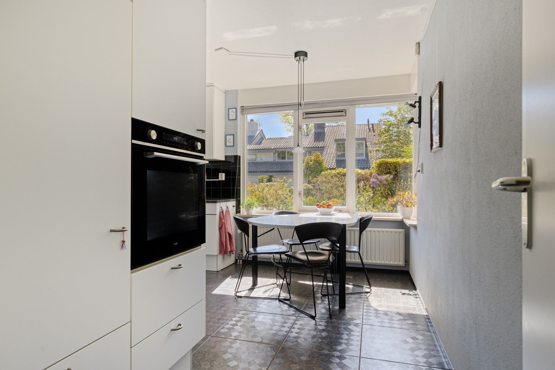 Twee-onder-één-kap te koop: Van Eijsingapark 5, Leiden