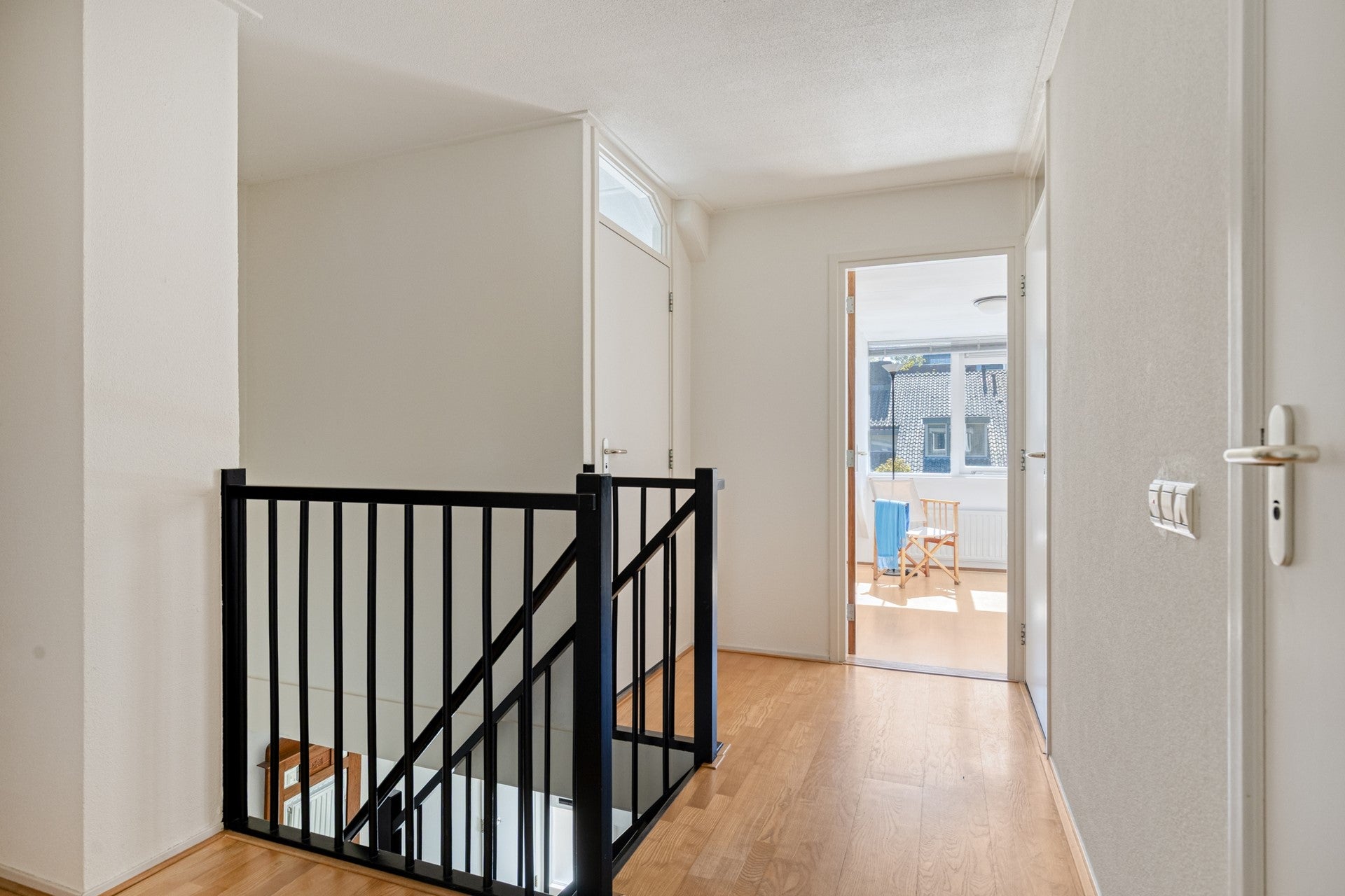 Twee-onder-één-kap te koop: Van Eijsingapark 5, Leiden