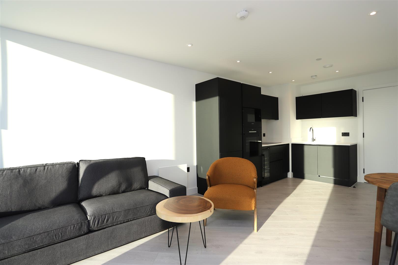 Flat Trinity Way in Manchester