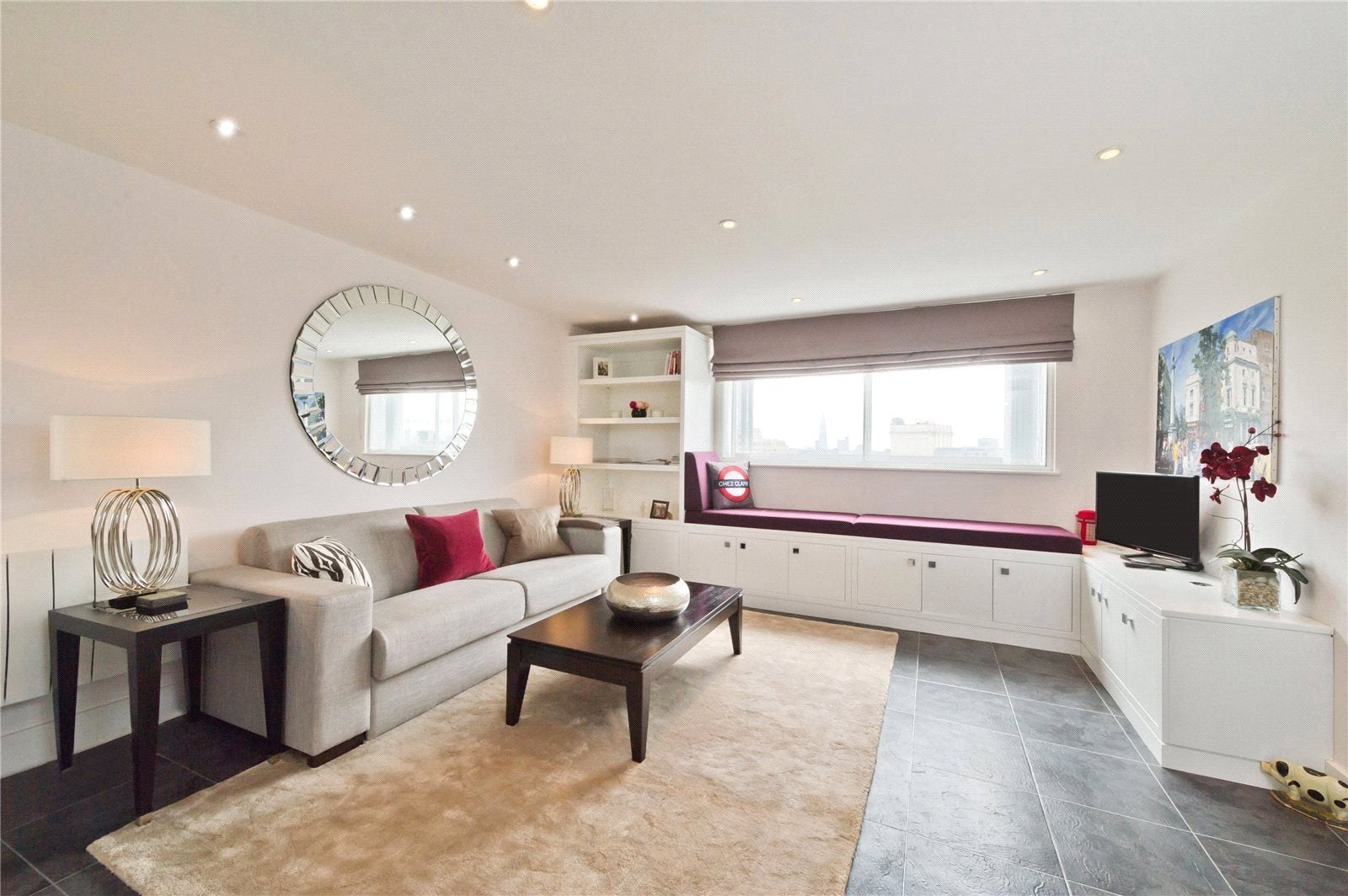 Flat Shaftesbury Avenue in Greater London