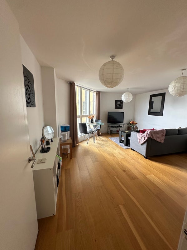 Room Canada Street in Greater London