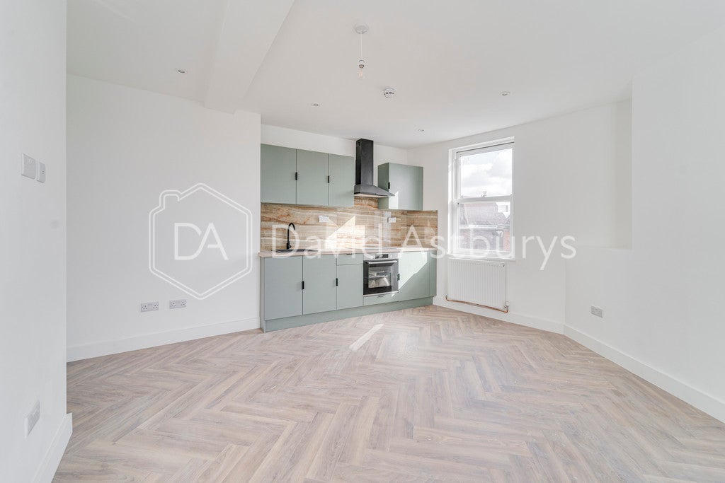 Flat Marlborough Road in Greater London