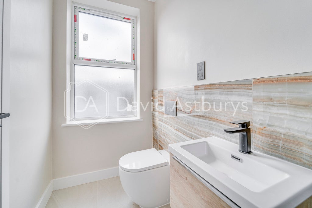 Flat Marlborough Road in Greater London