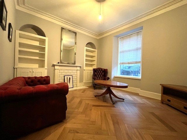 Flat Esslemont Avenue in Aberdeen City