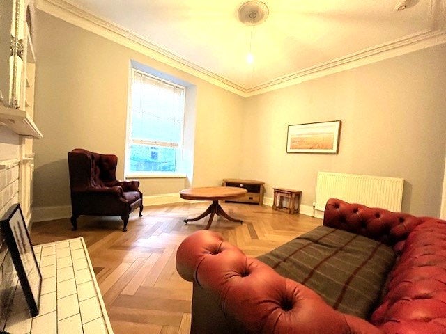 Flat Esslemont Avenue in Aberdeen City