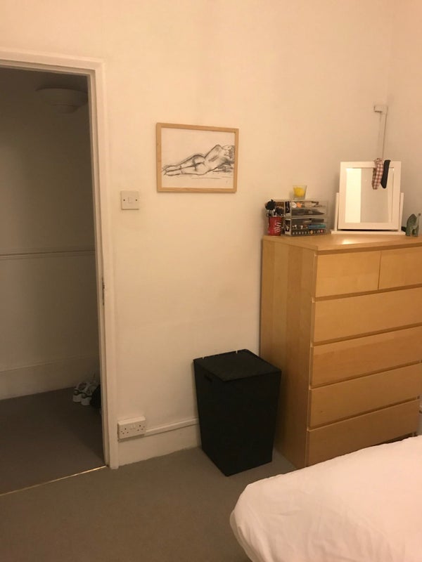 Room Buer Road in Greater London