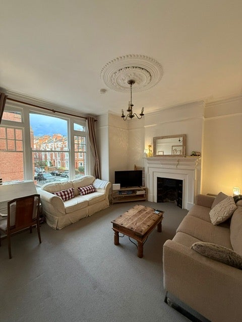 Room Buer Road in Greater London