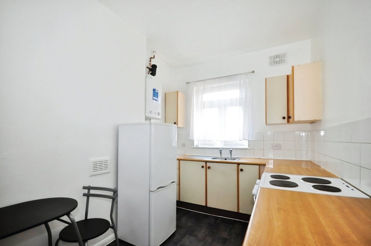 Flat Old Horsham Road in Mole Valley