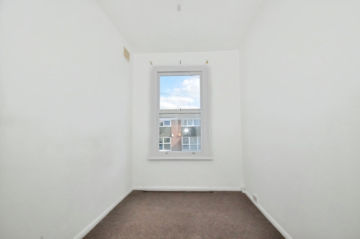 Flat Old Horsham Road in Mole Valley