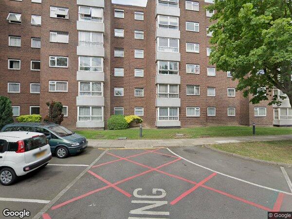 Room Brampton Grove in Greater London