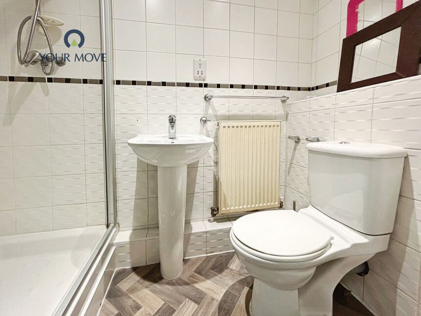 Flat Charles Street in Dartford