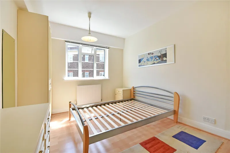 Flat Maygrove Road in Greater London