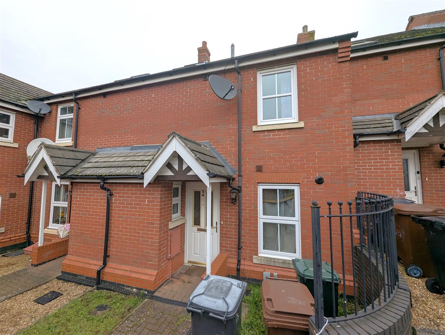 House Farnborough Close in Corby