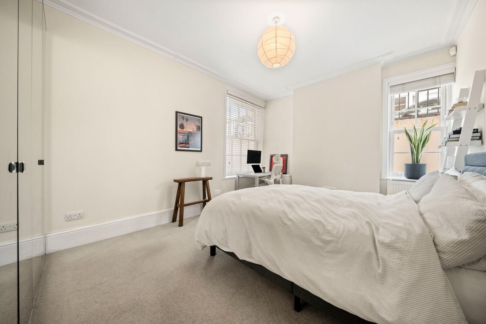 Flat Halford Road in Greater London
