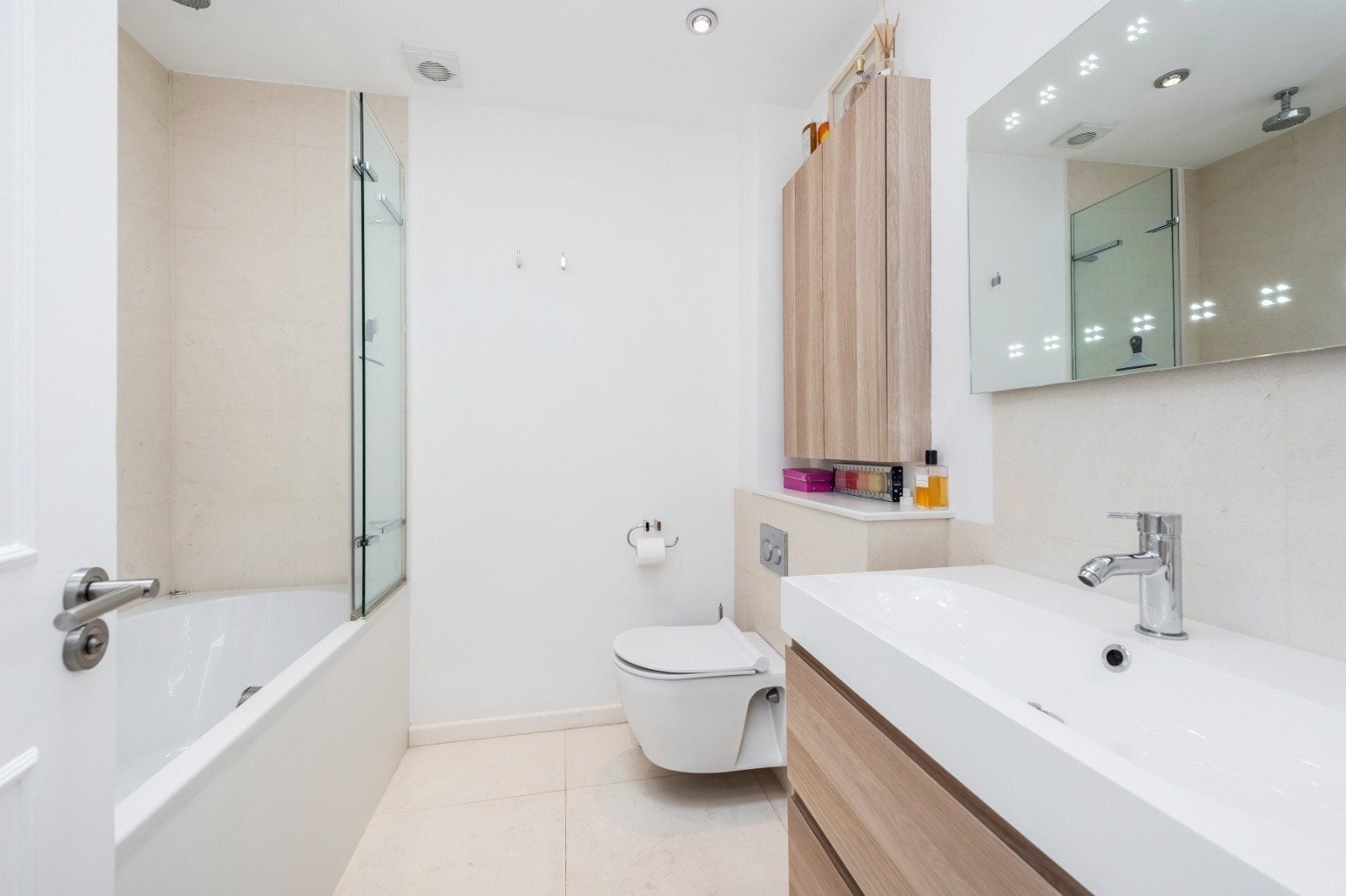 Flat Burnaby Street in Greater London