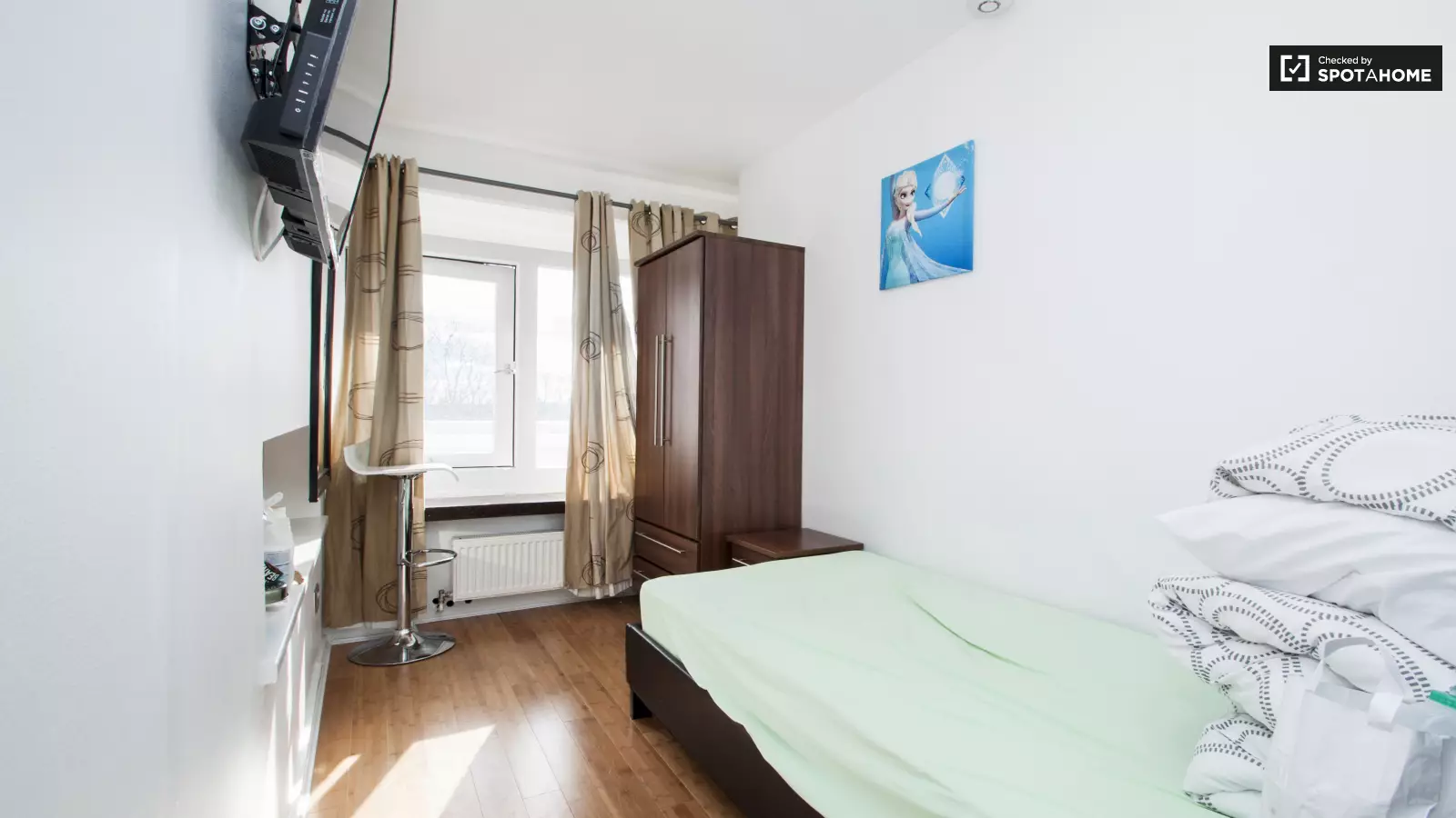 Flat Sherfield Gardens in Greater London