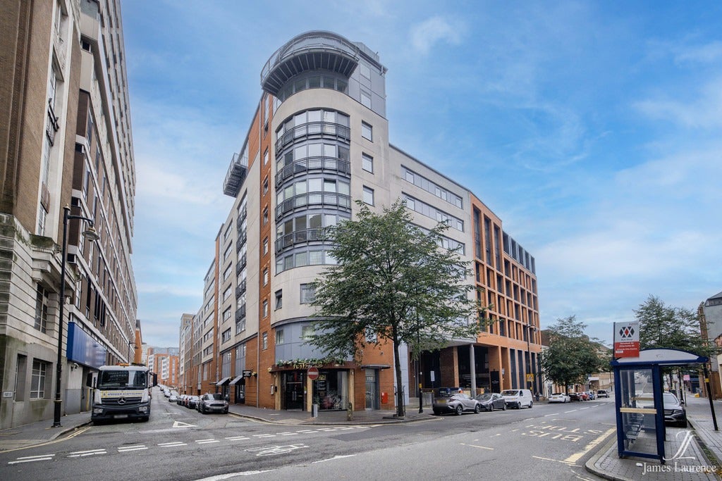 Flat Fleet Street in Birmingham
