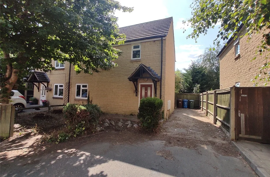 House Croxford Gardens in Kidlington
