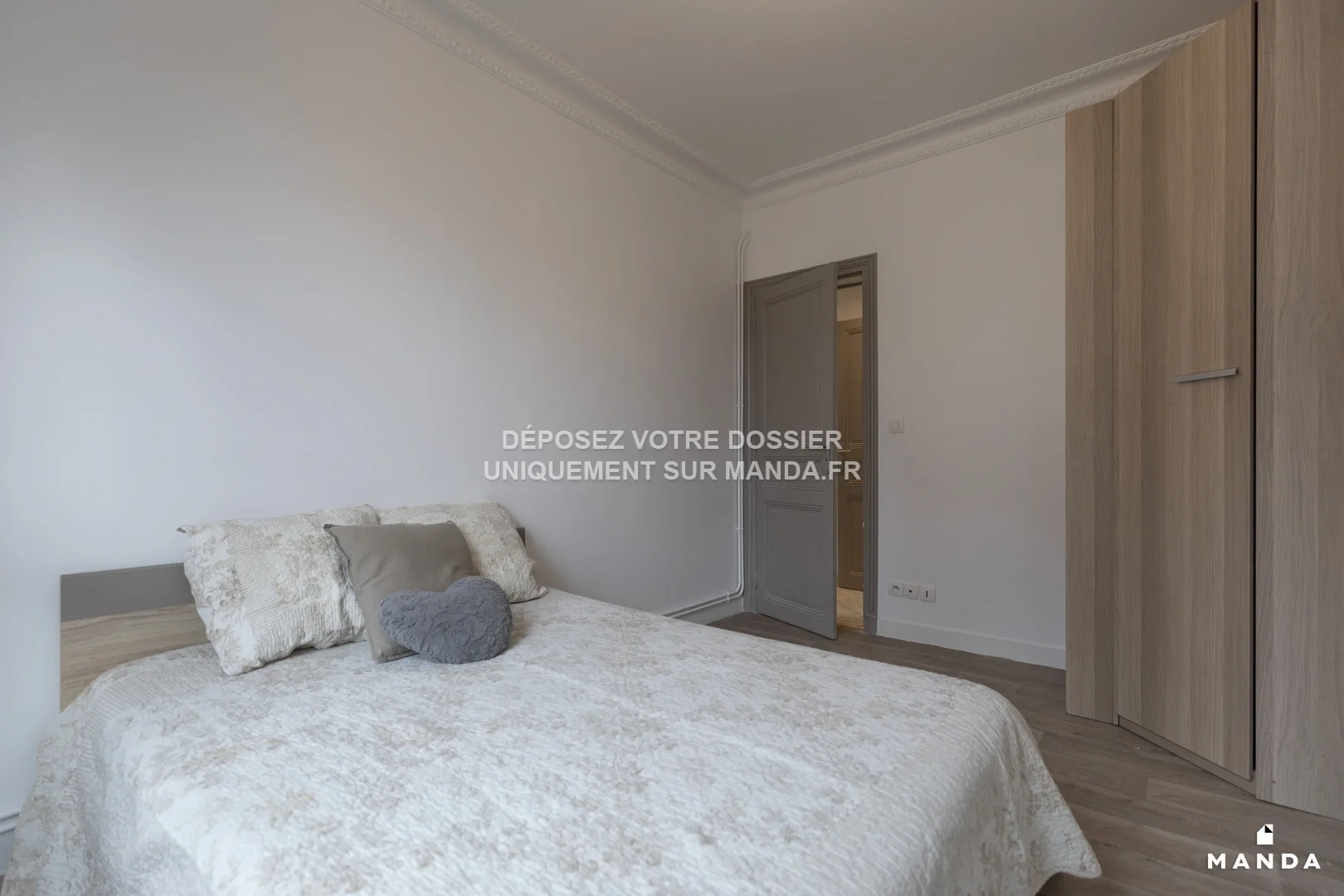 Chambre Rue Godefroy à Puteaux