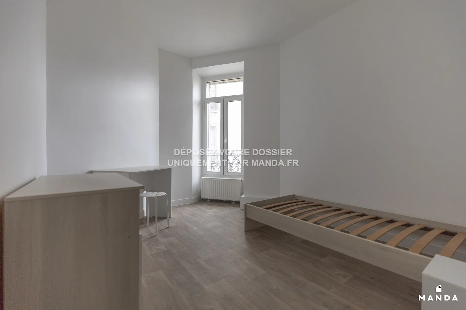 Chambre Rue Godefroy à Puteaux