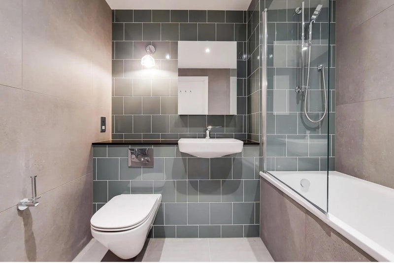 Room Olympic Way in Greater London
