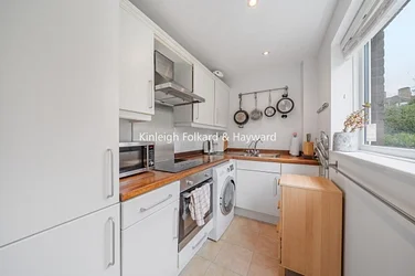 Flat Rotherhithe Street in Greater London