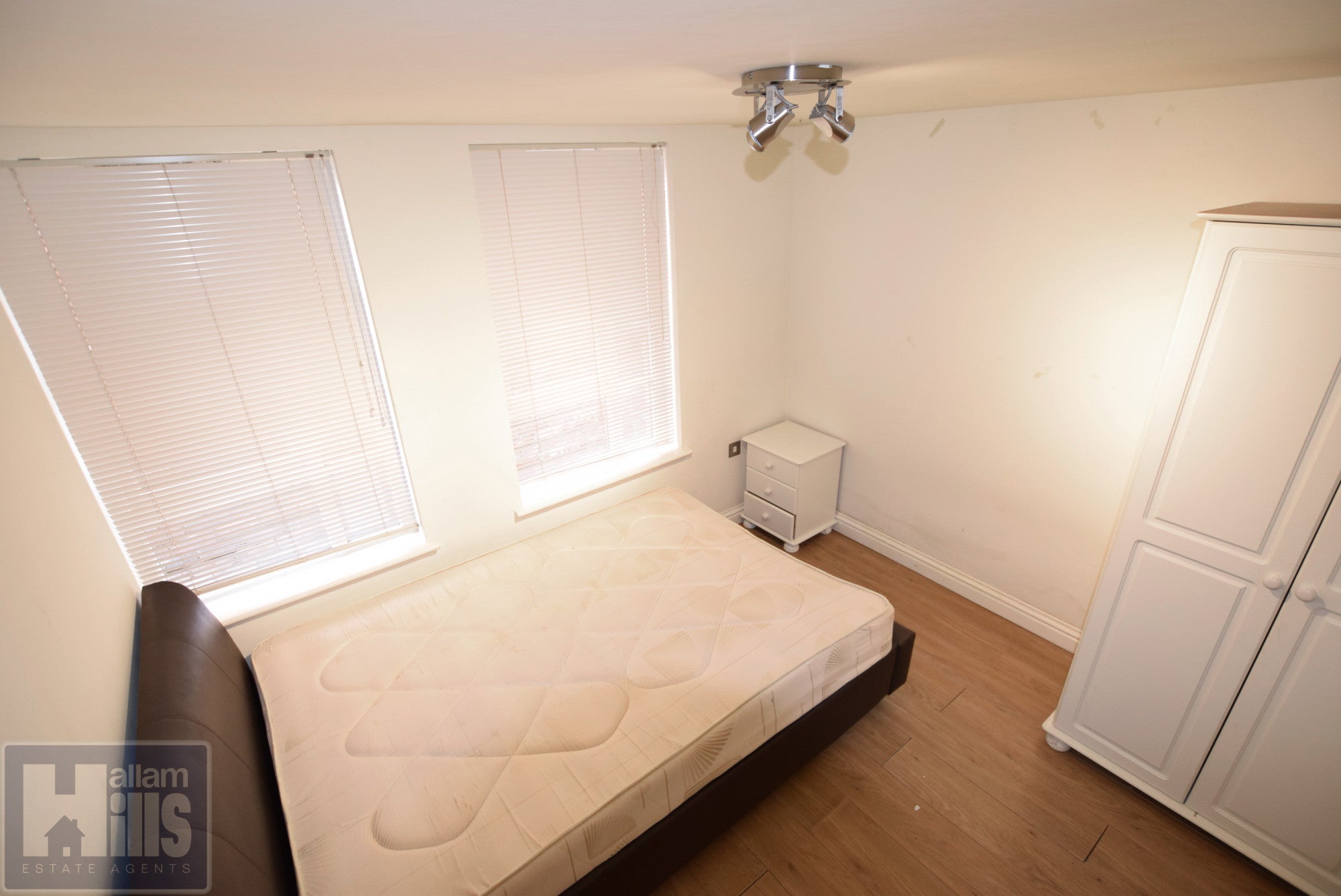 Flat Broomspring Lane in Sheffield