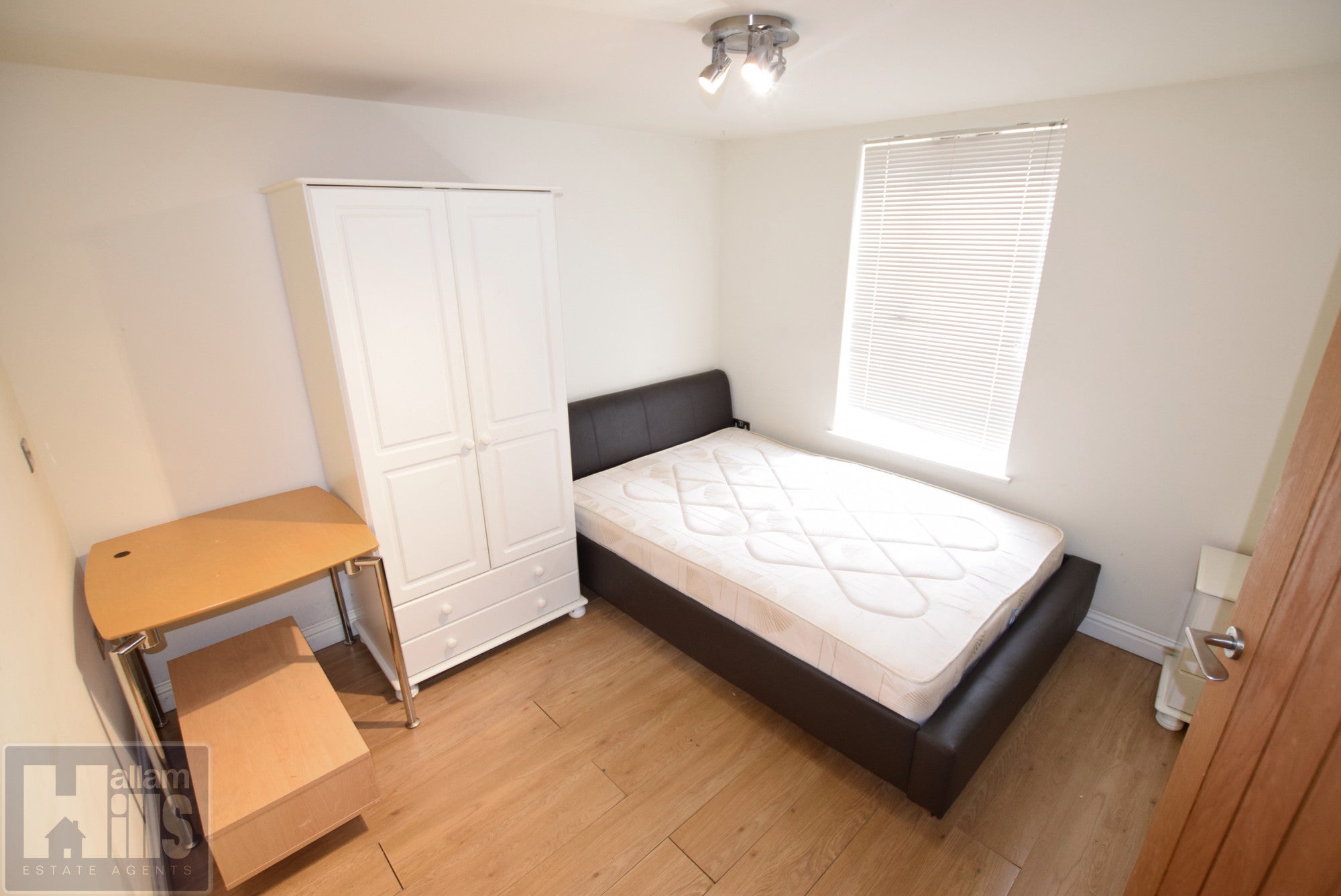 Flat Broomspring Lane in Sheffield