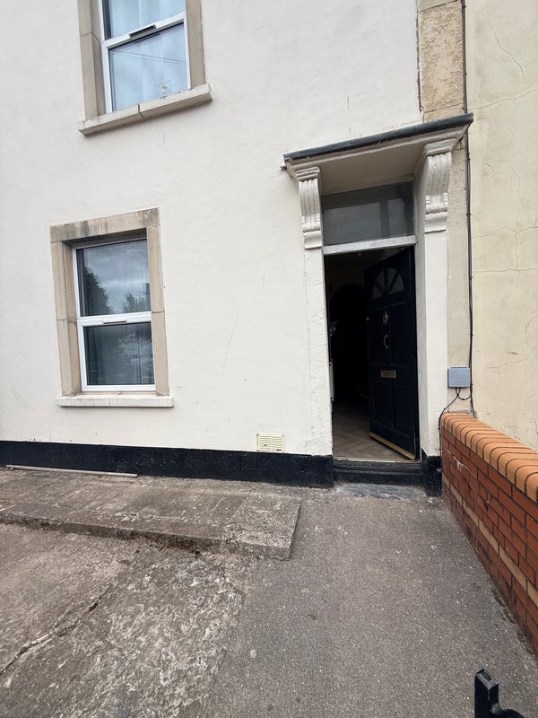 Room Saint Nicholas Road in Bristol
