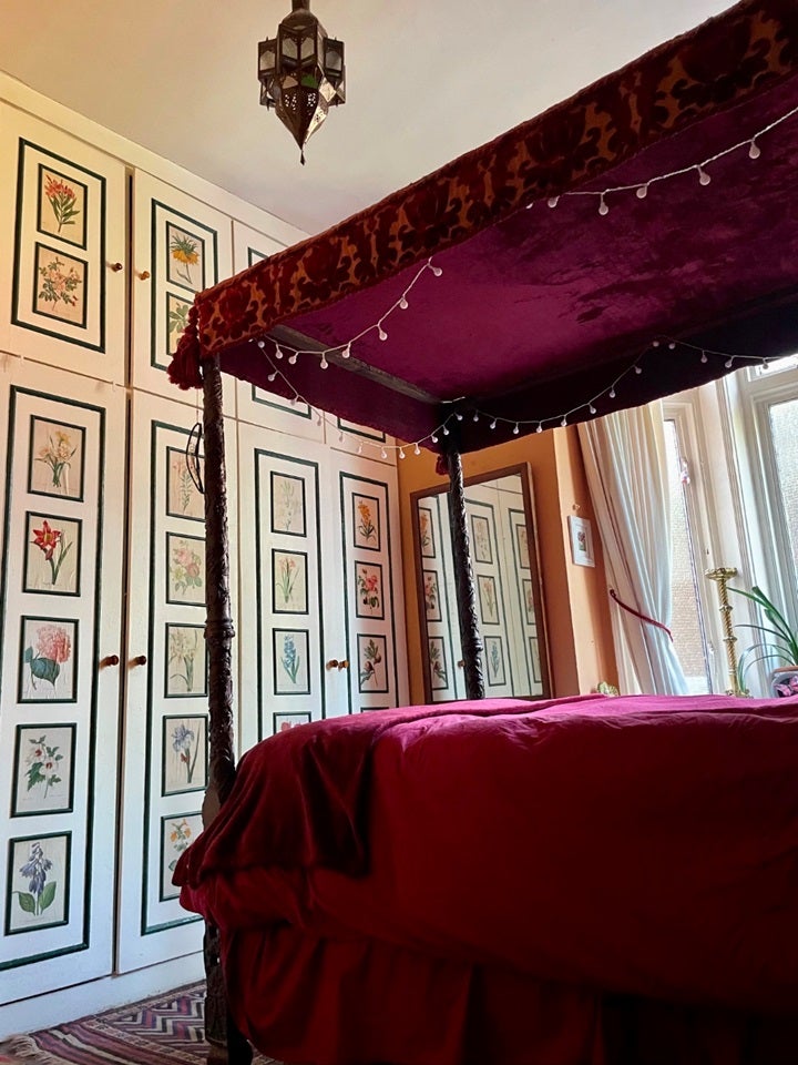 Flat Chichele Road in Greater London