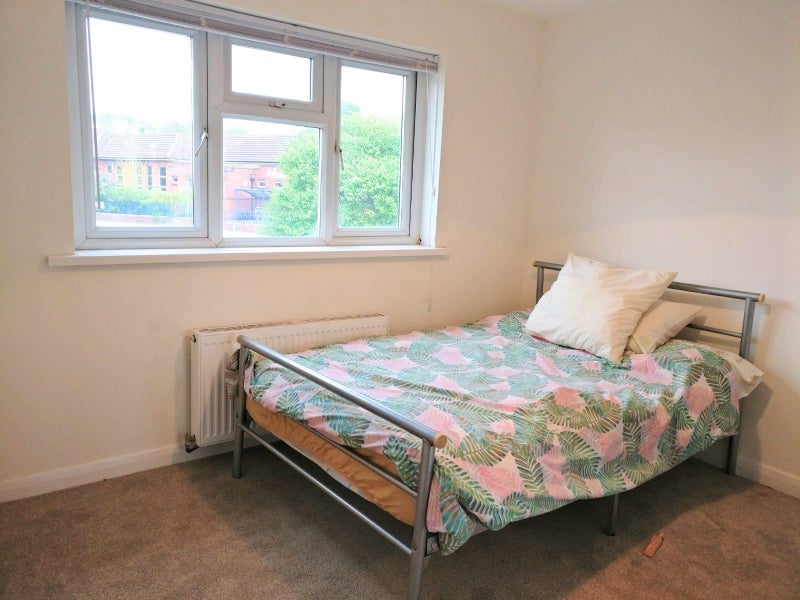 Room Treefield Place in Bristol