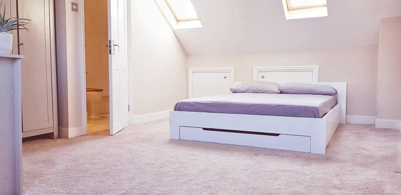 Room Darwin Road in Greater London