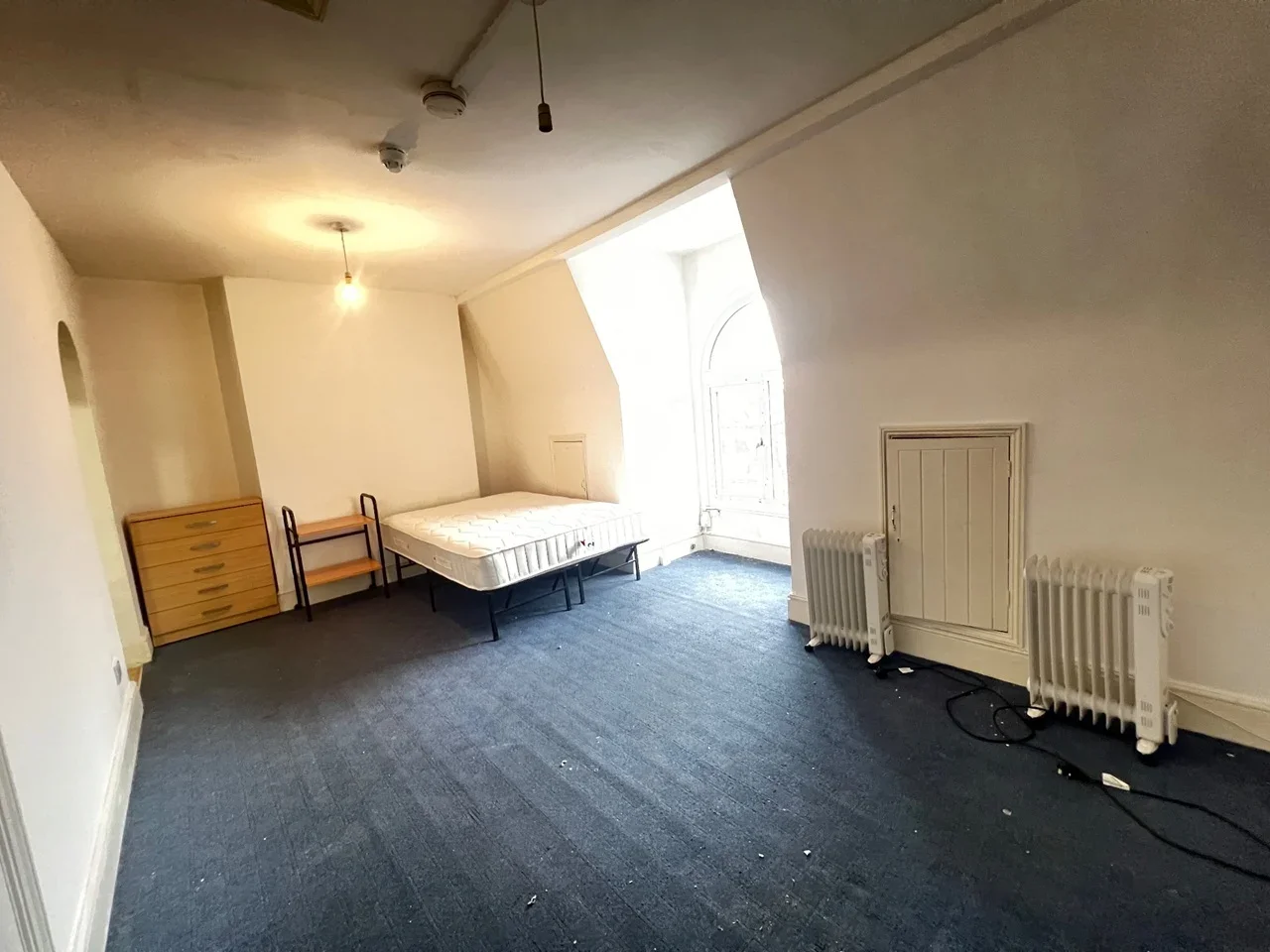 Flat Middle Lane Mews in Greater London