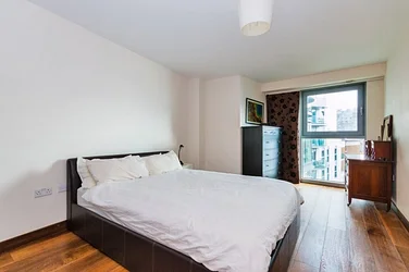 Flat Bridges Court in Greater London