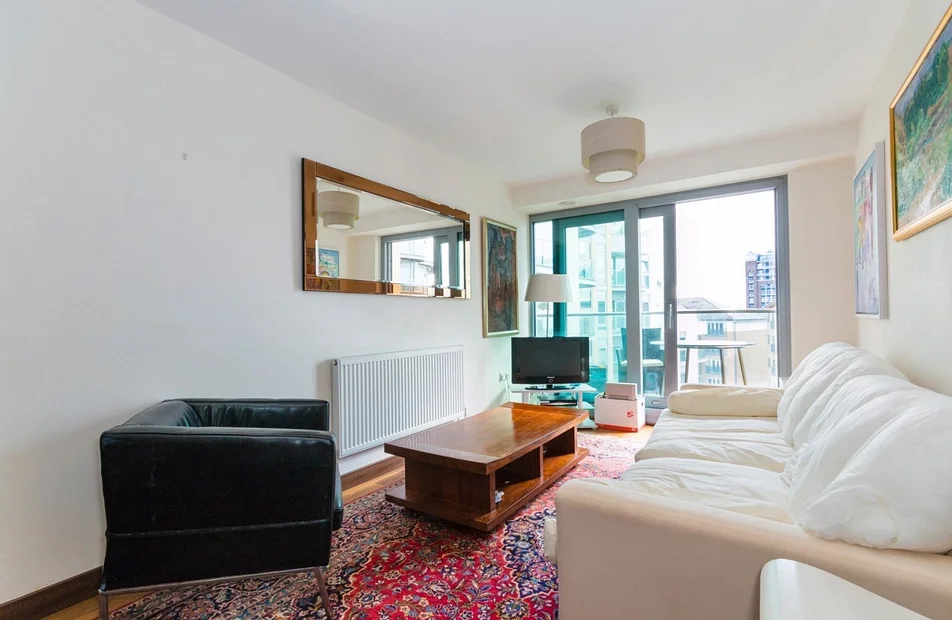 Flat Bridges Court in Greater London