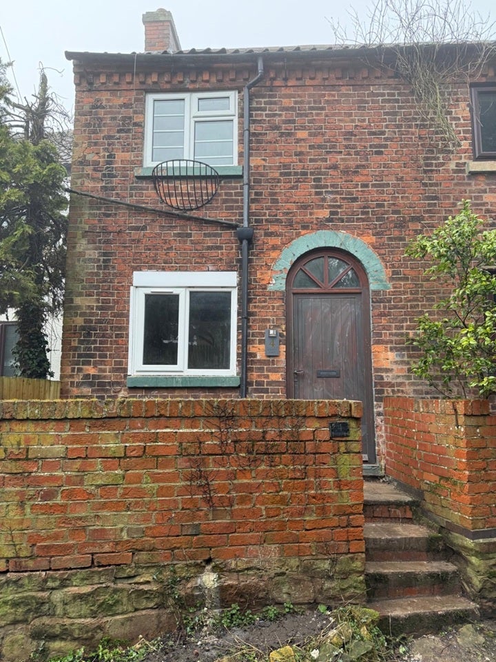 House Ricket Lane in Mansfield