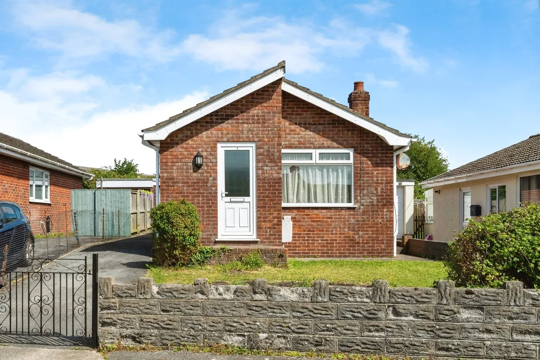 House Pencaerfenni Park in Crofty