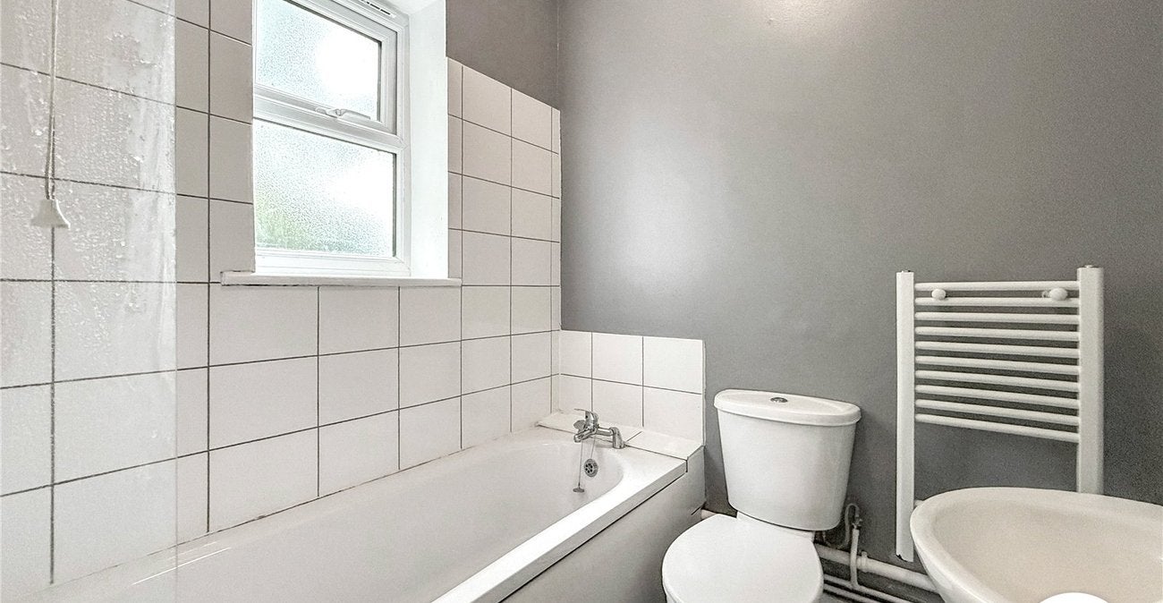 Flat Leafy Lane in Maidstone