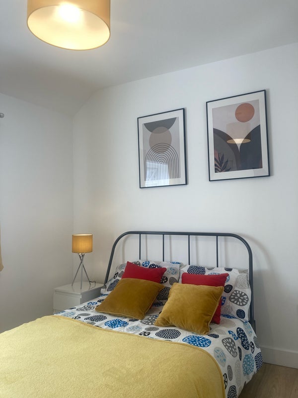 Room Bentworth Road in Greater London